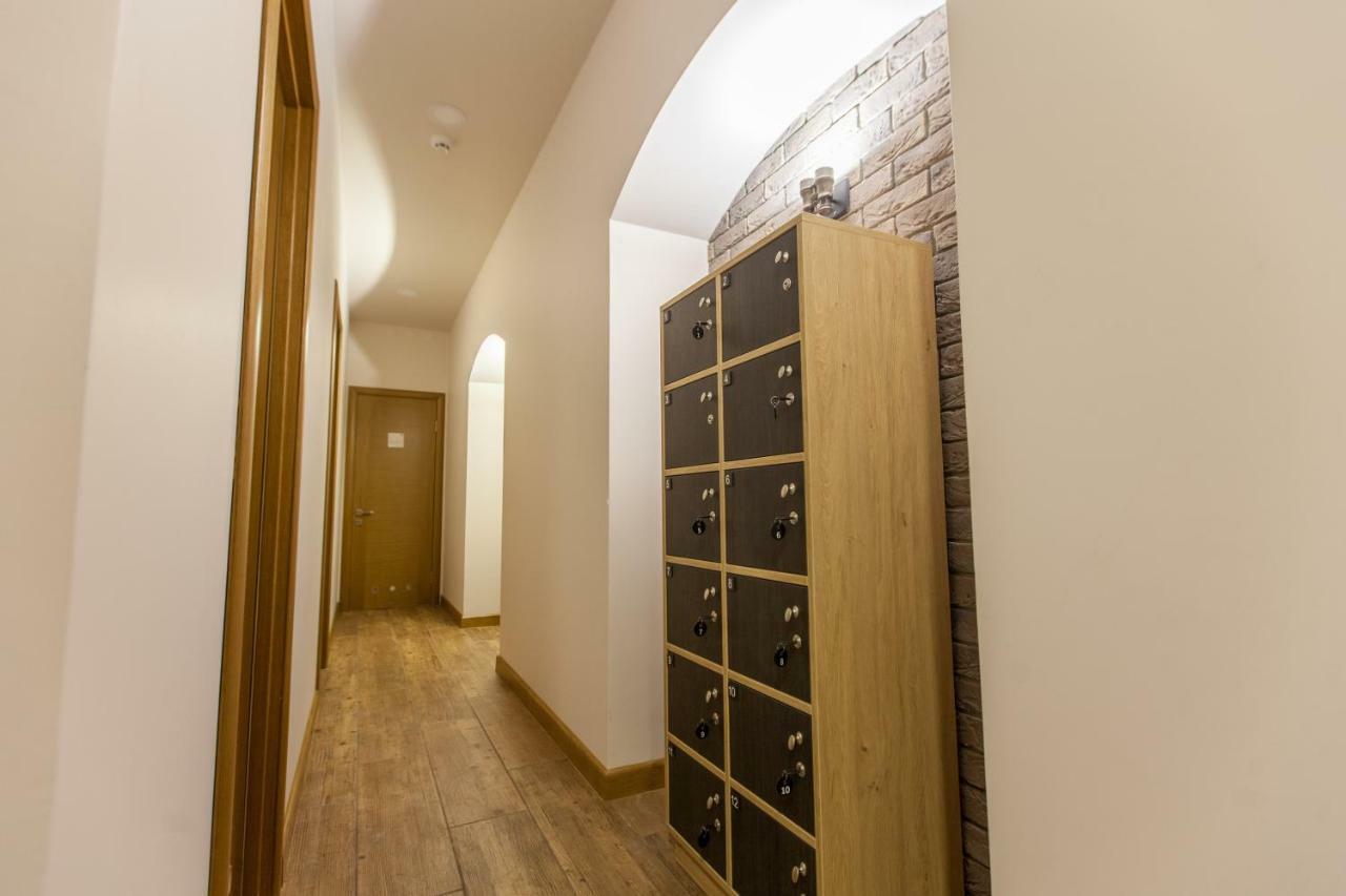 Nap & Rest Hostel Киев Екстериор снимка