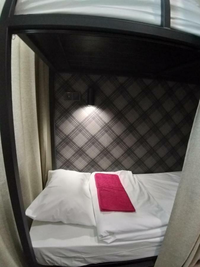 Nap & Rest Hostel Киев Екстериор снимка